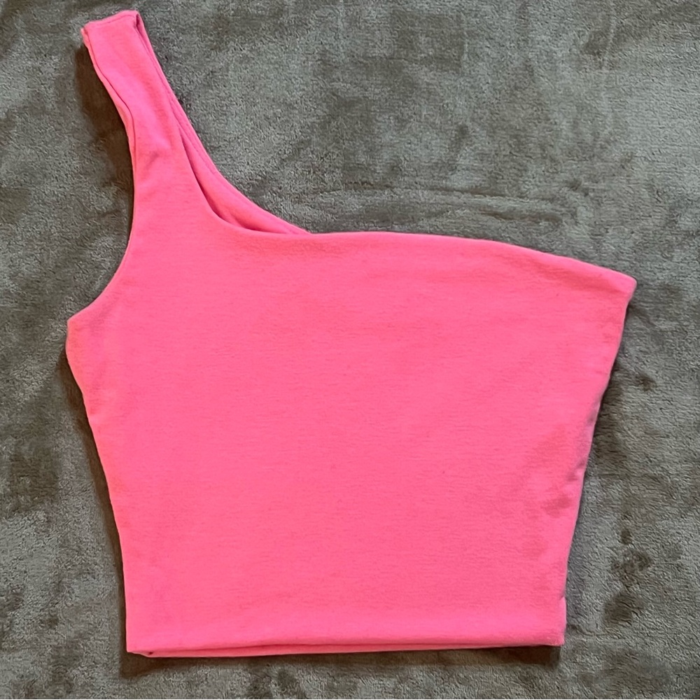 BETTER BE NEON PINK ONE SHOULDER CROP TOP